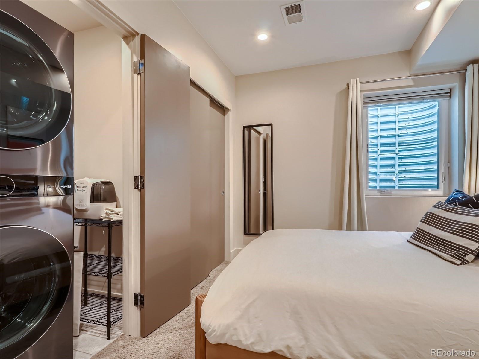 1342 N Zenobia Street