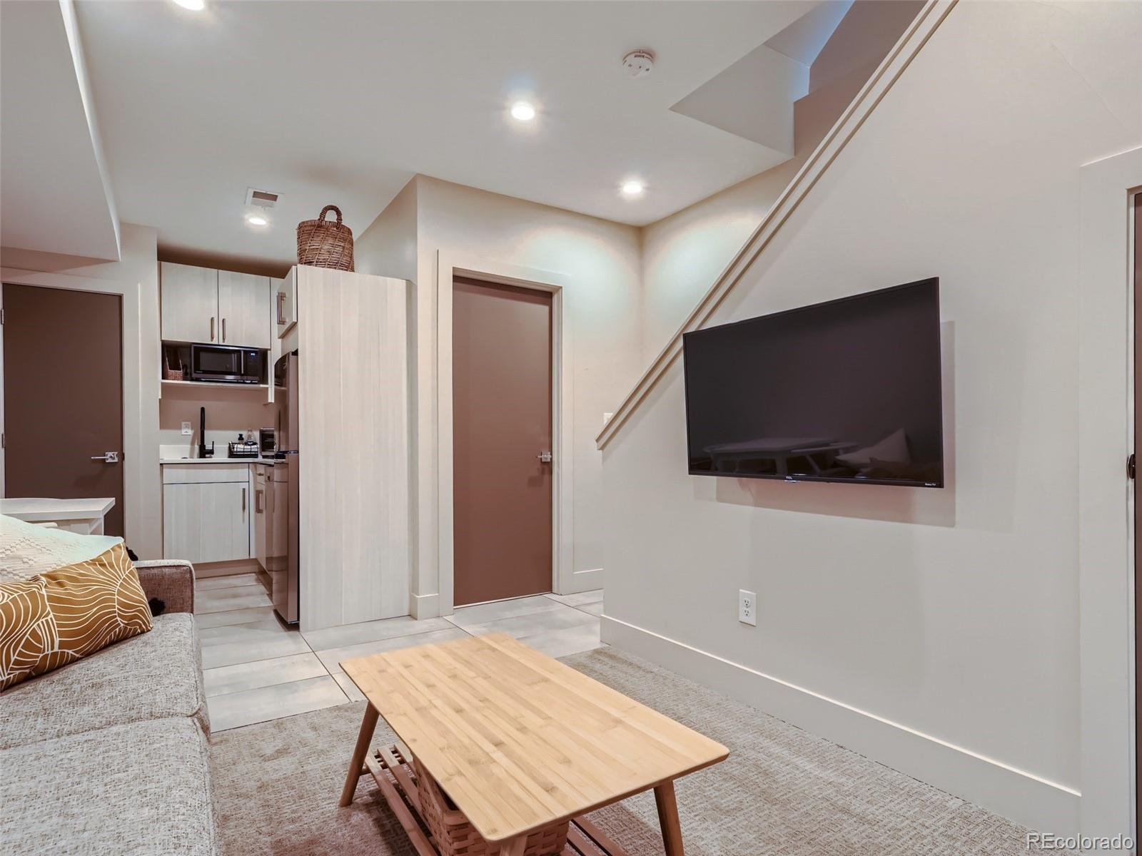 1342 N Zenobia Street