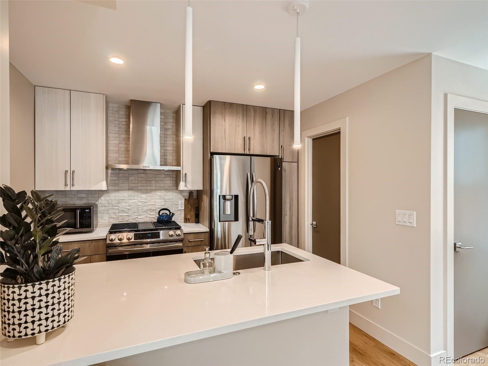 1342 N Zenobia Street