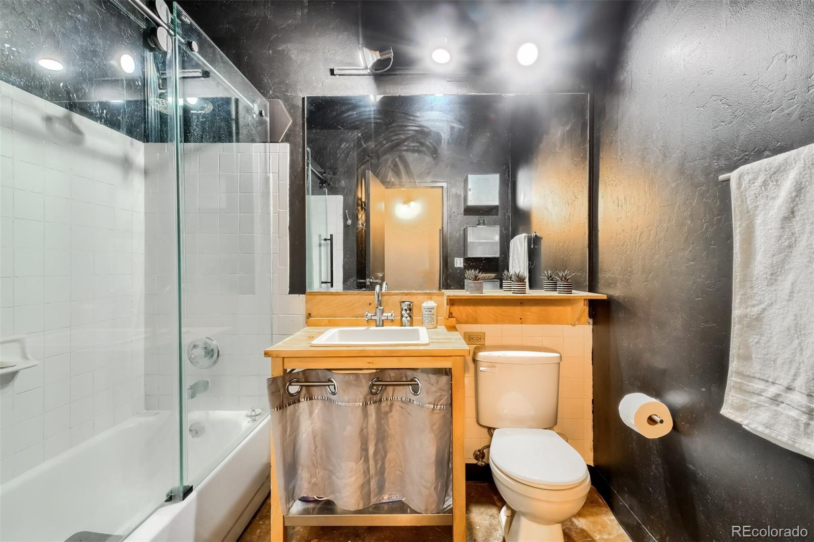 1300 N Pennsylvania Street Unit: 204
