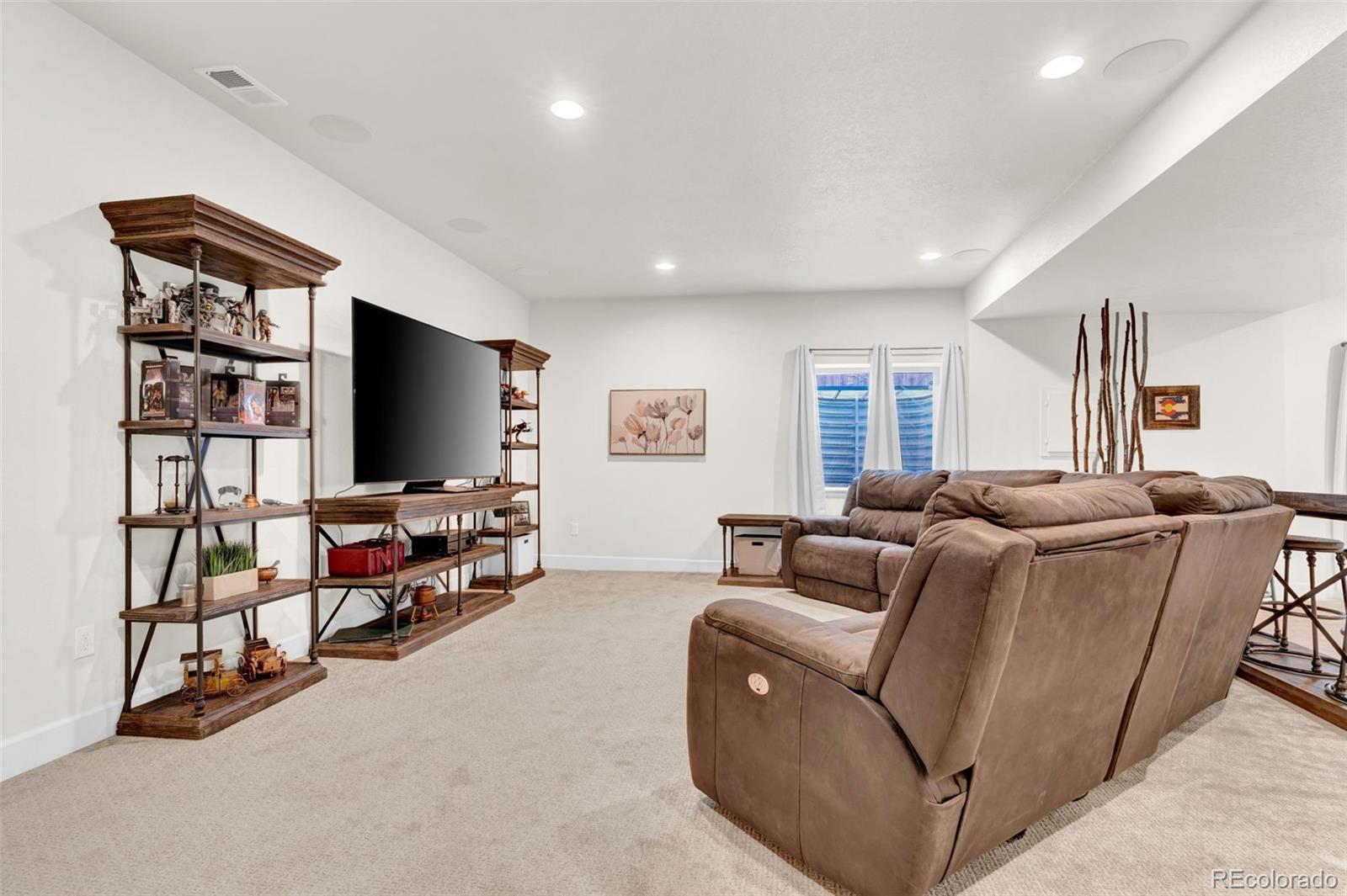 5840 Longs Peak Street