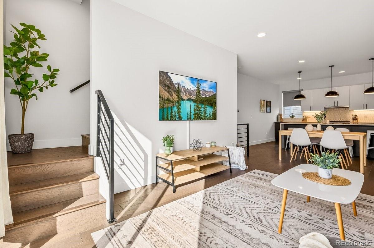 2836 W 25th Avenue Unit: 3