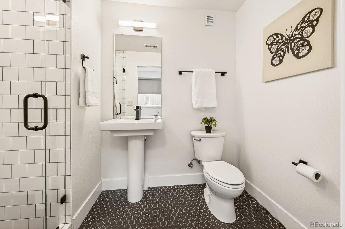2836 W 25th Avenue Unit: 3