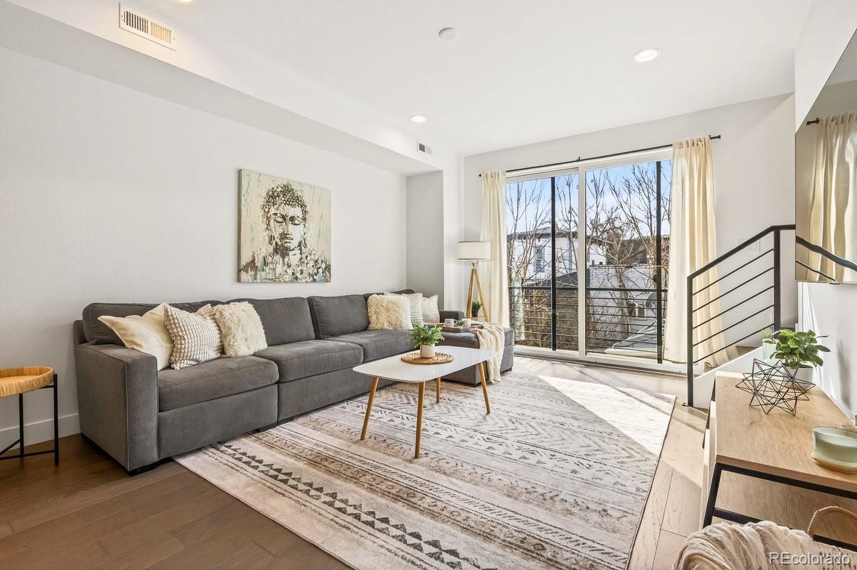 2836 W 25th Avenue Unit: 3