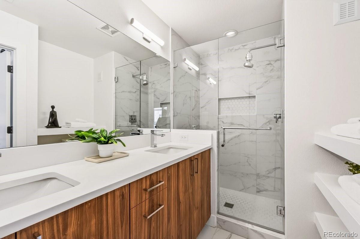2836 W 25th Avenue Unit: 3
