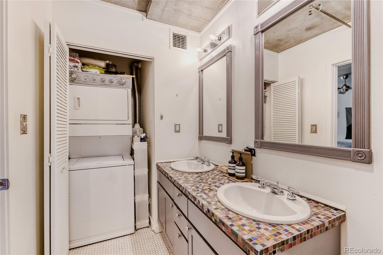 1050 Cherokee Street Unit: 210