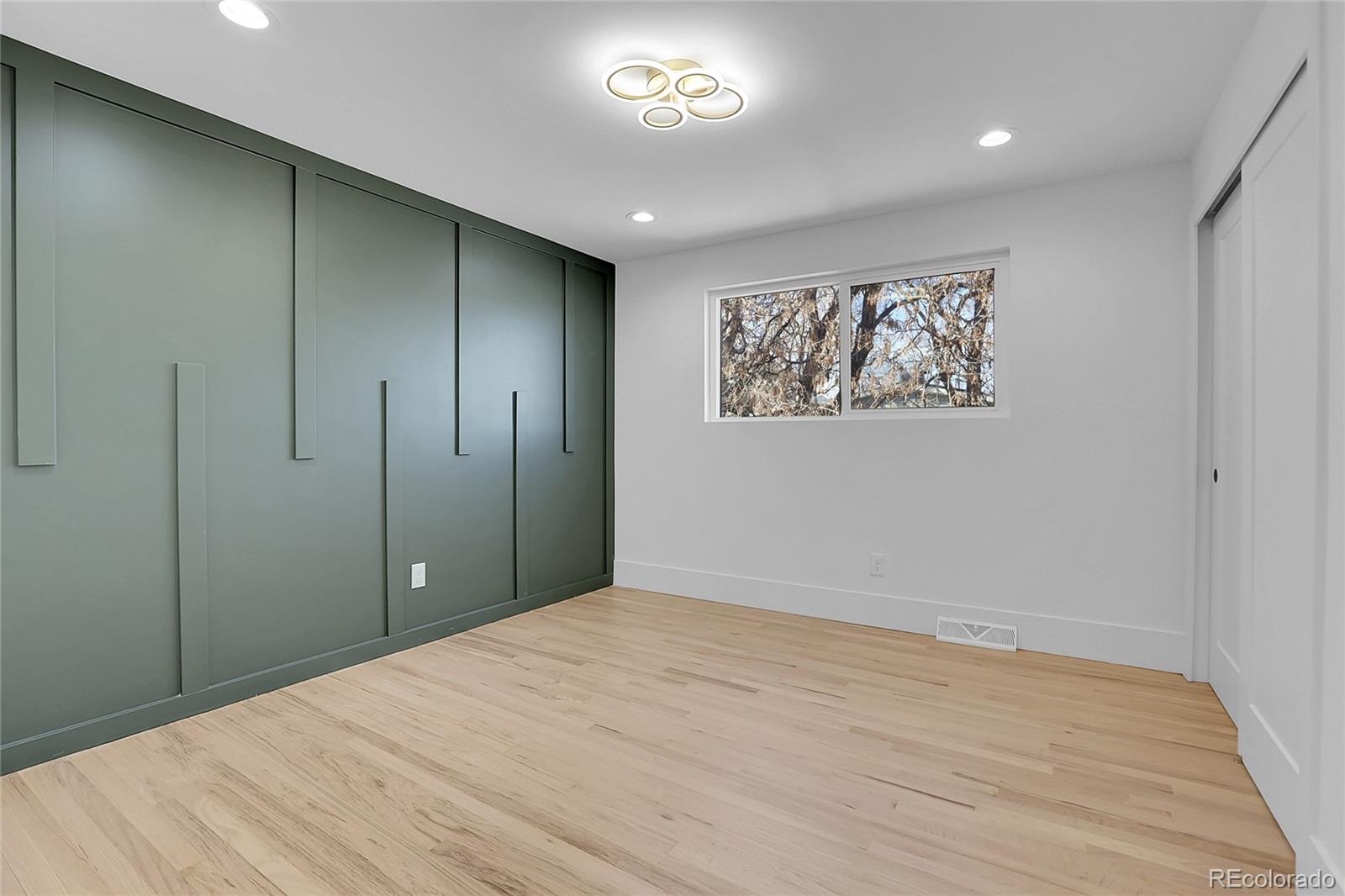 7641 E Oxford Avenue