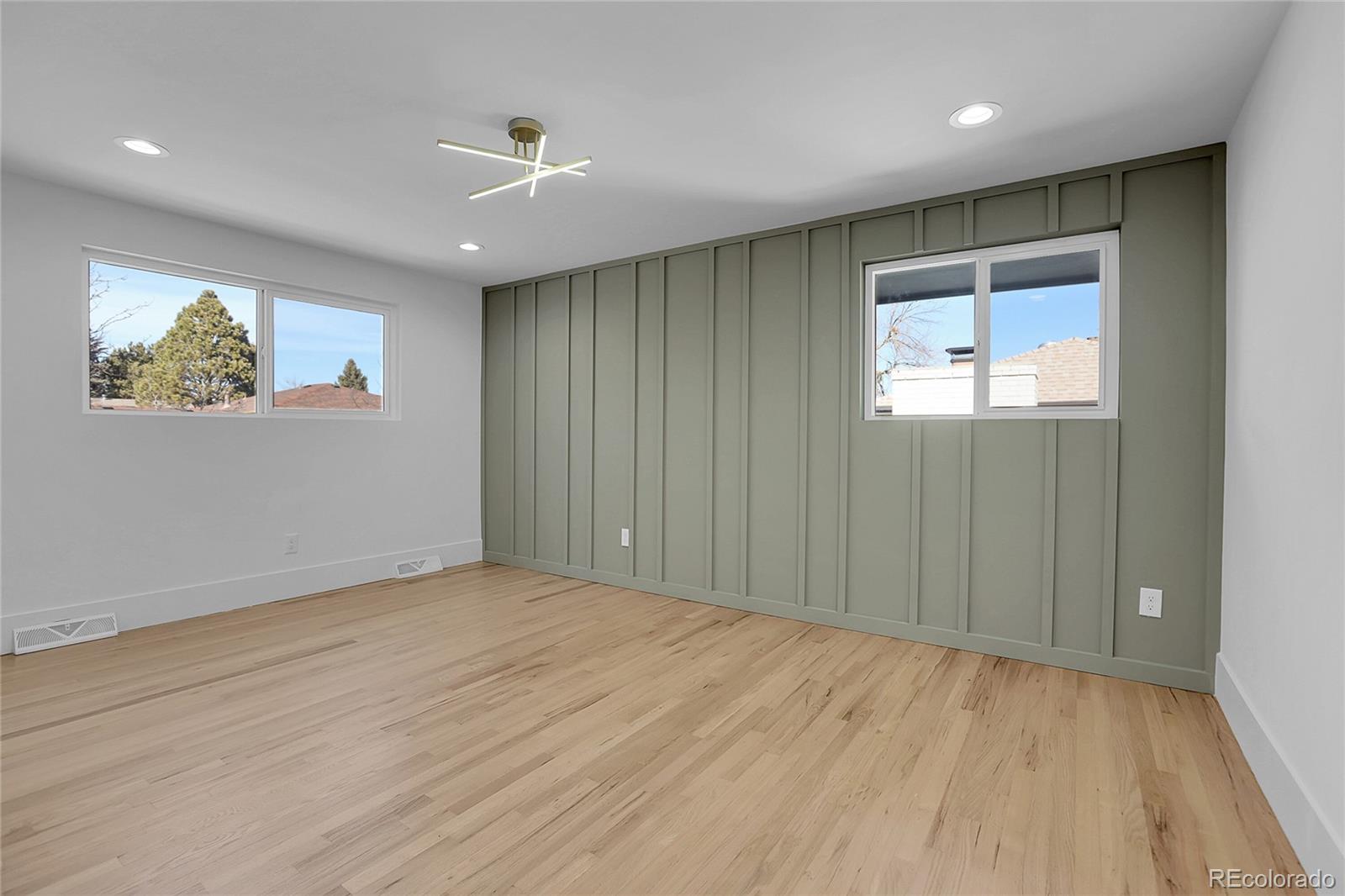 7641 E Oxford Avenue