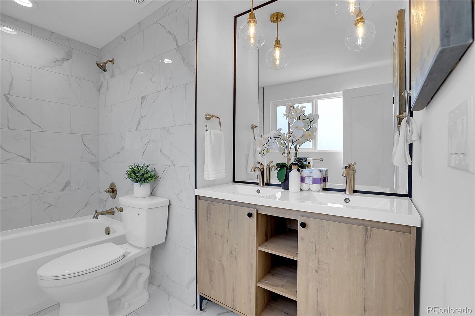 7641 E Oxford Avenue