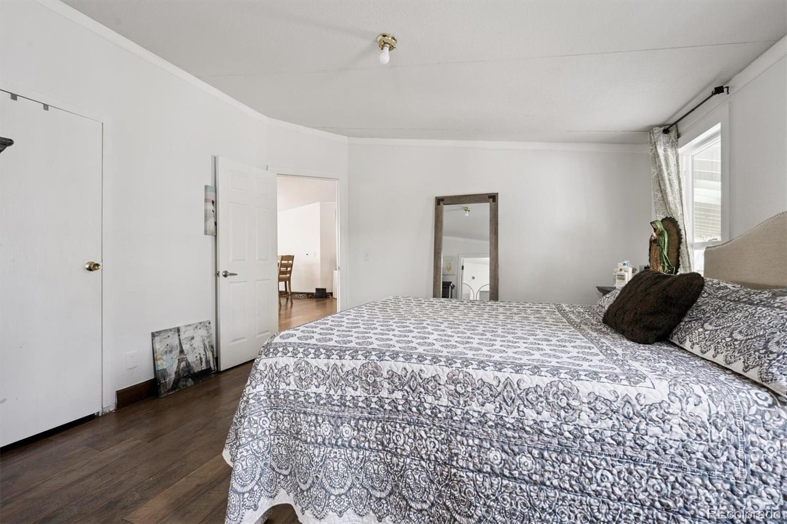 1500 W Thornton Parkway