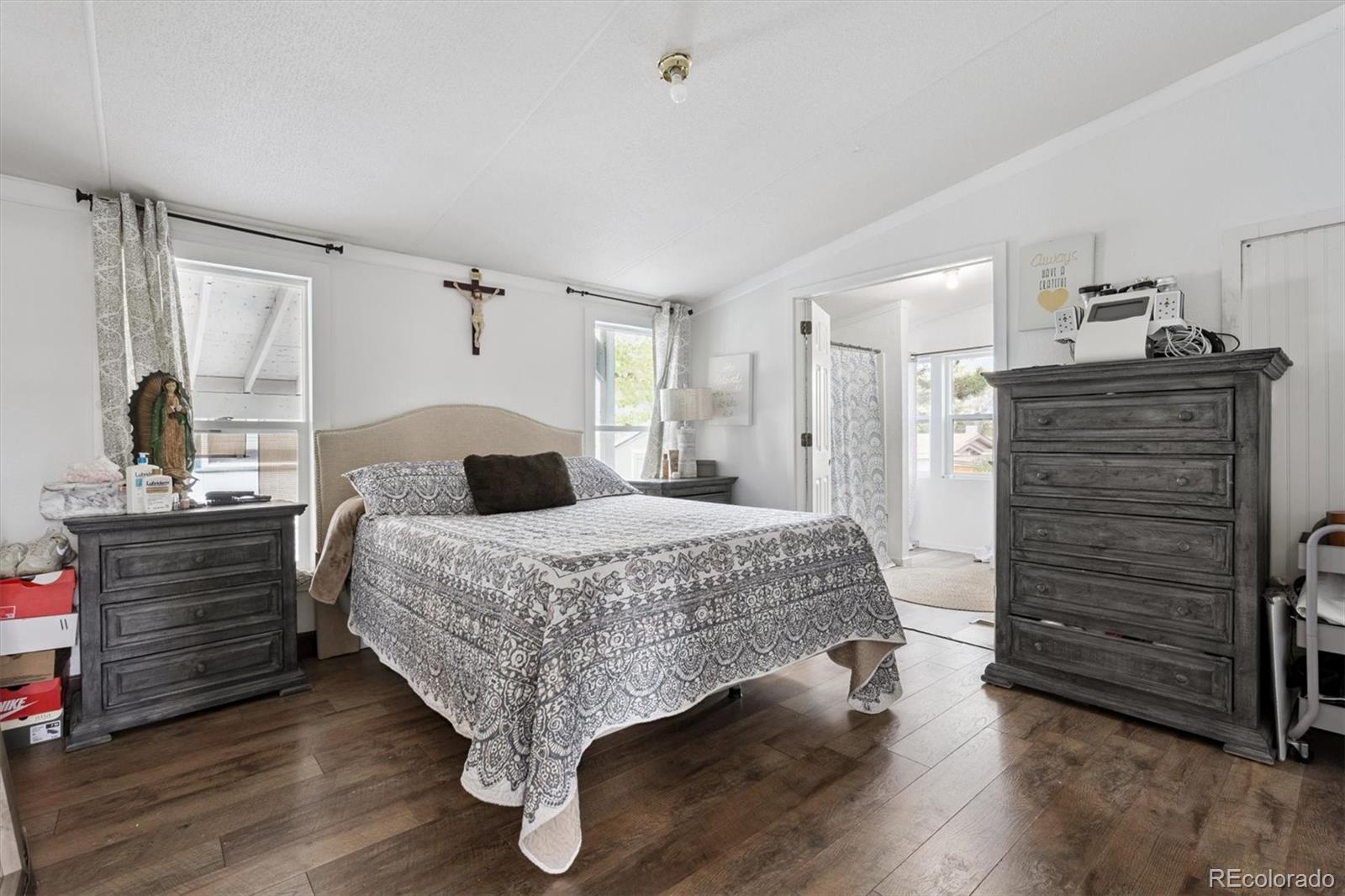 1500 W Thornton Parkway