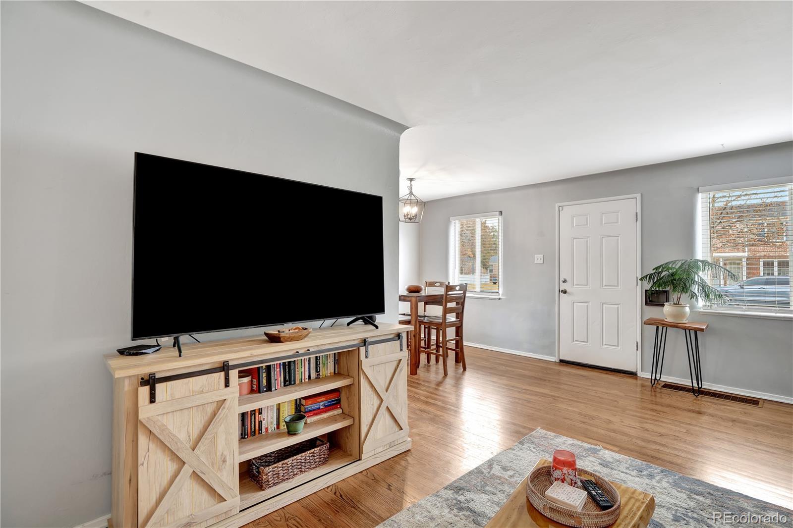 1269 Krameria Street