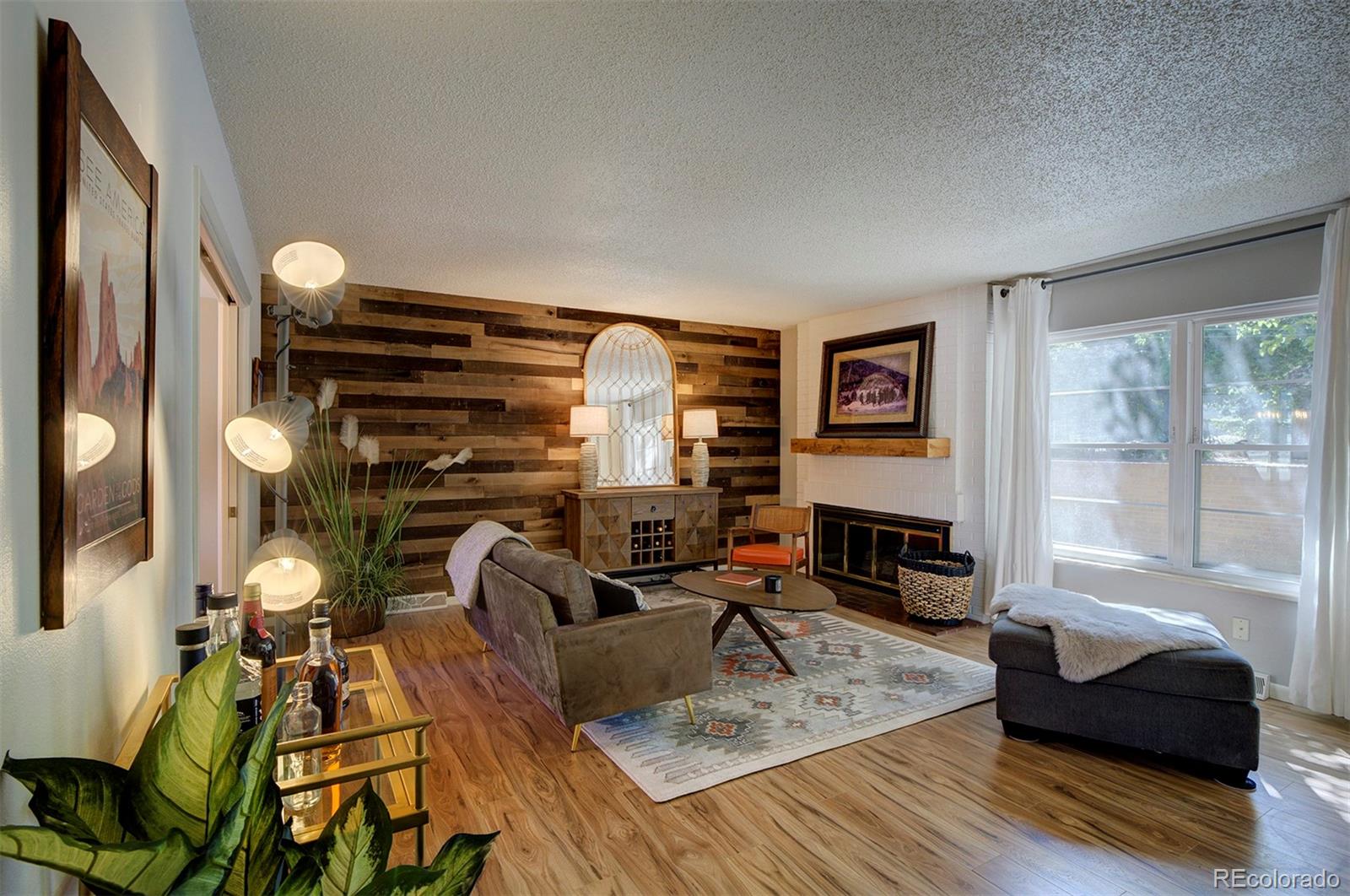 3556 S Hillcrest Drive Unit: 9