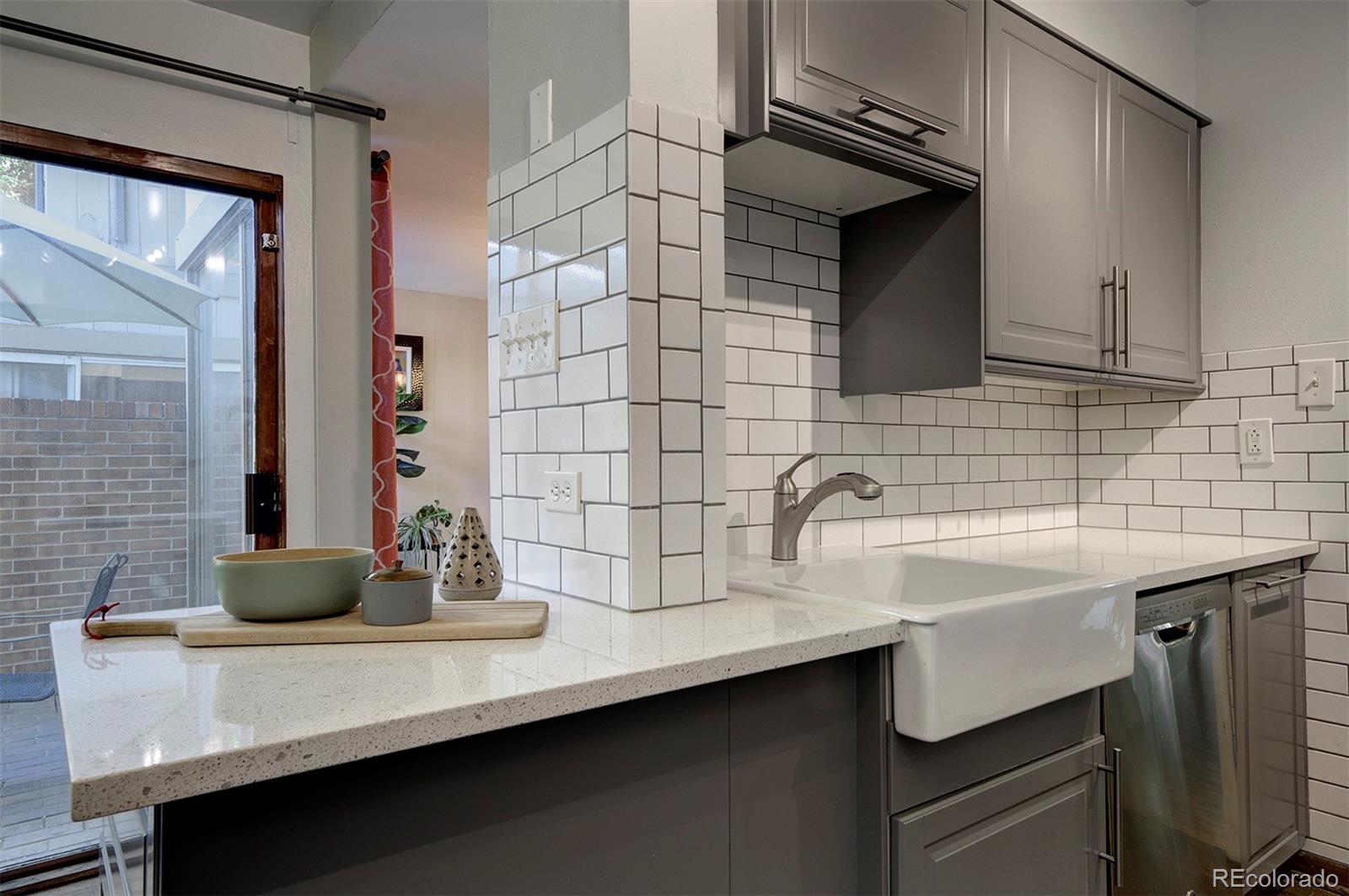 3556 S Hillcrest Drive Unit: 9