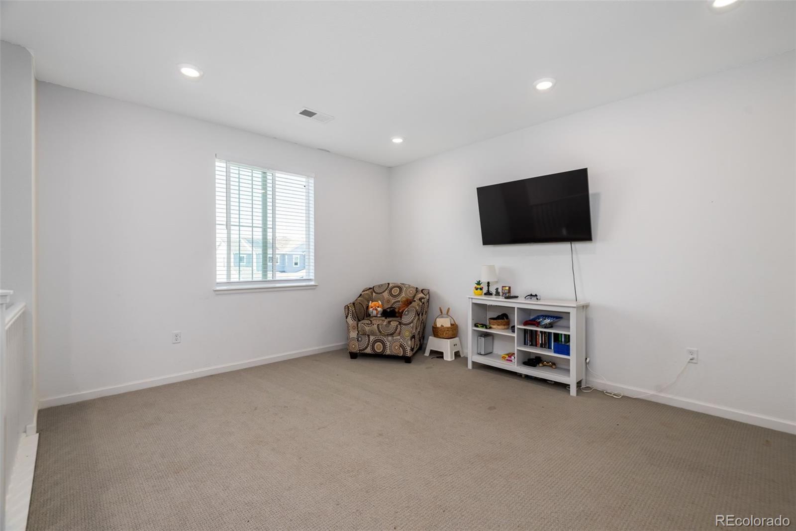 1413 S Loraine Circle