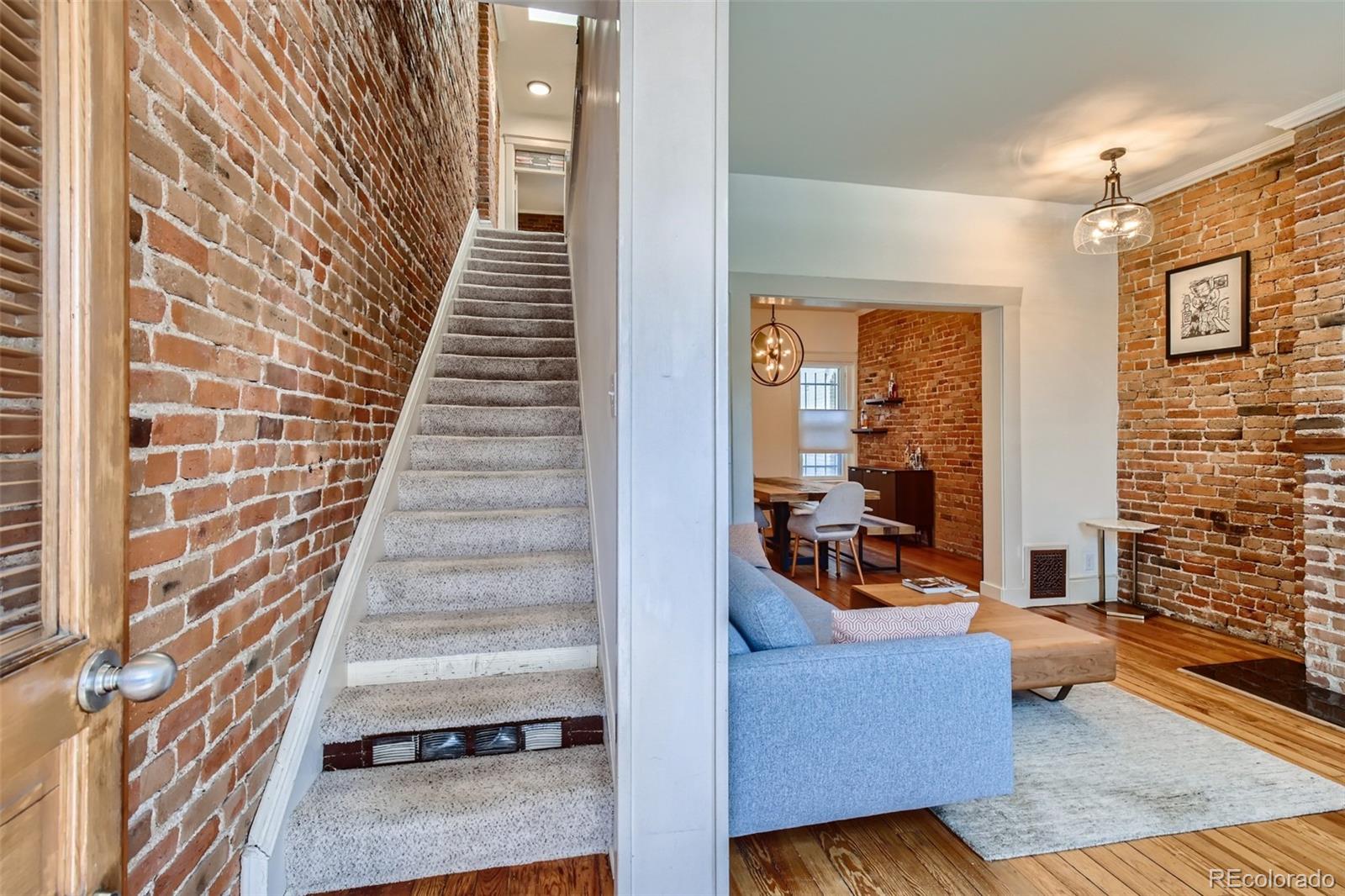 1112 N Corona
