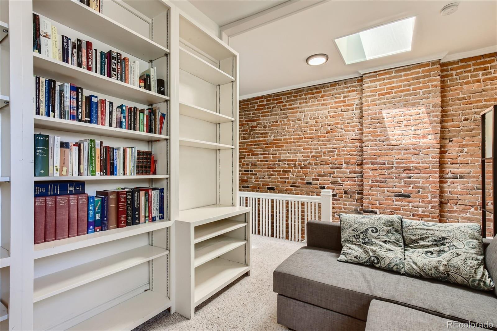 1112 N Corona
