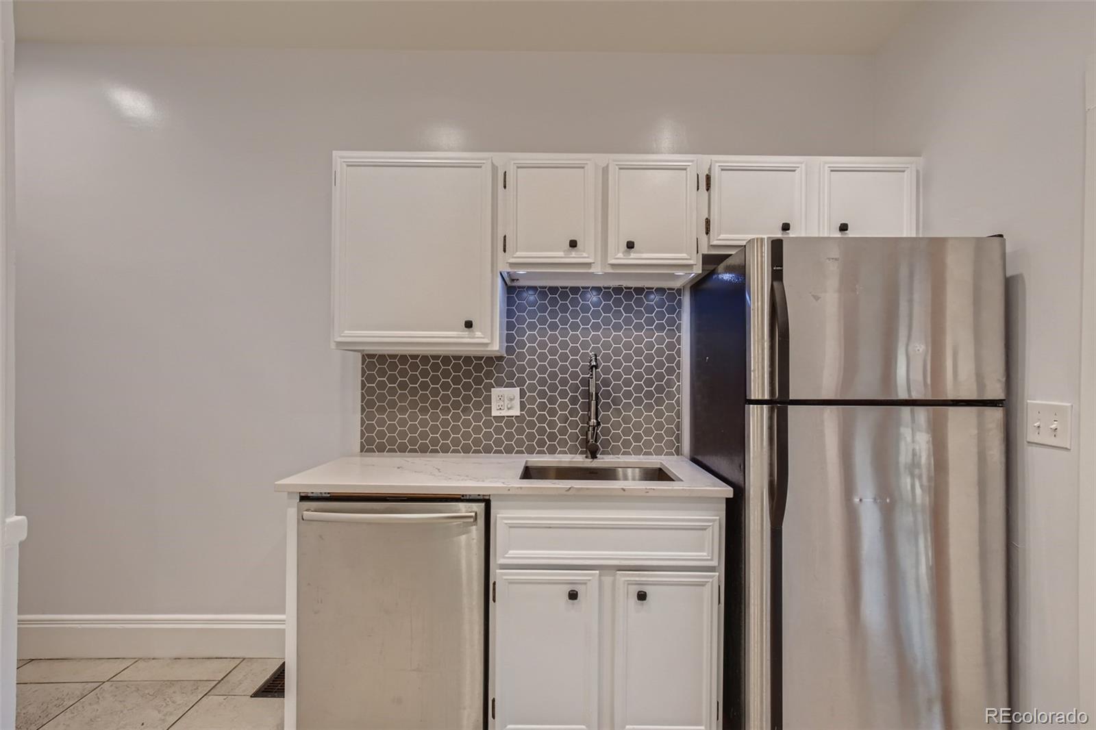 1112 N Corona