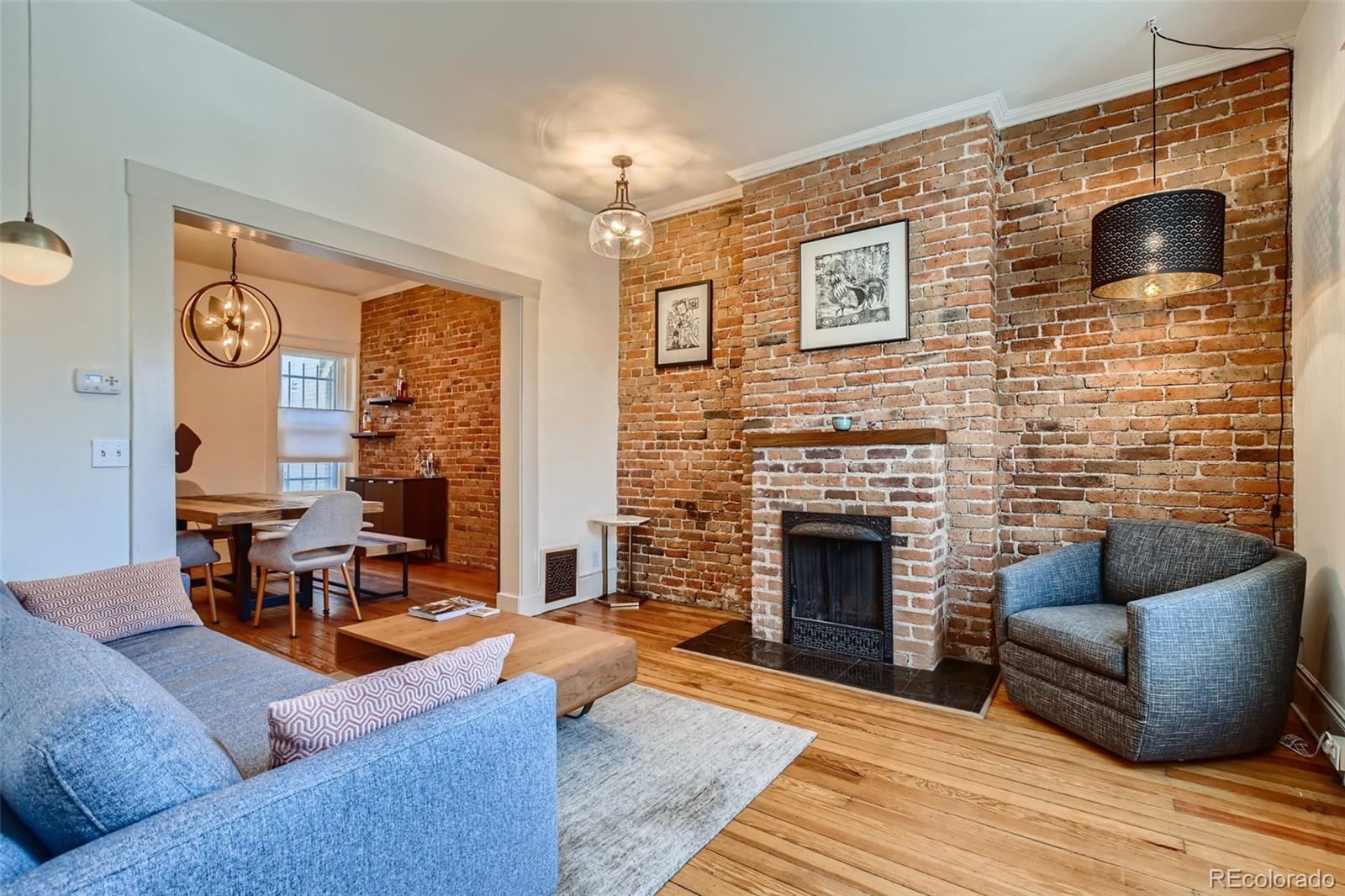 1112 N Corona