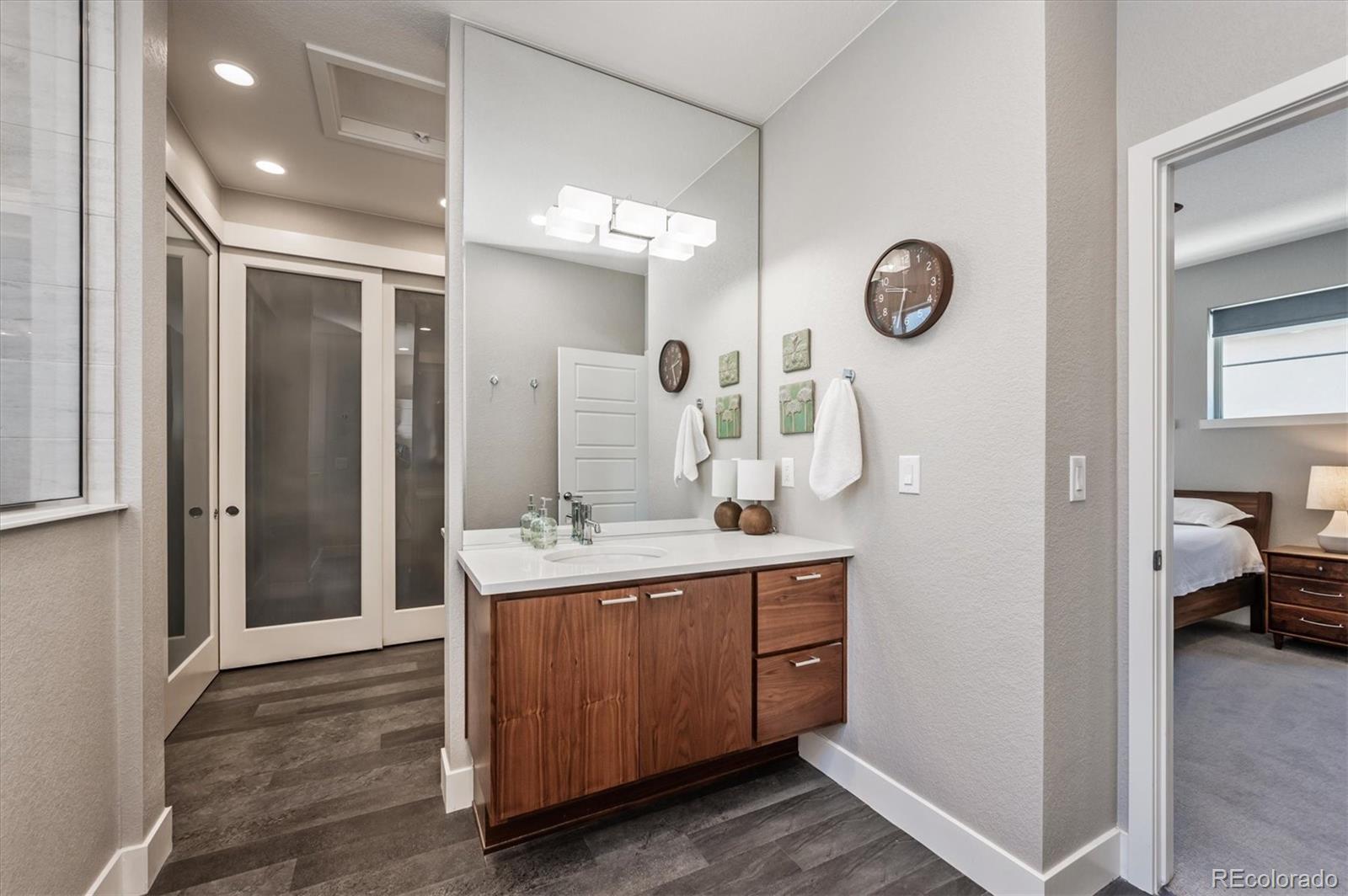 15523 W La Salle Place