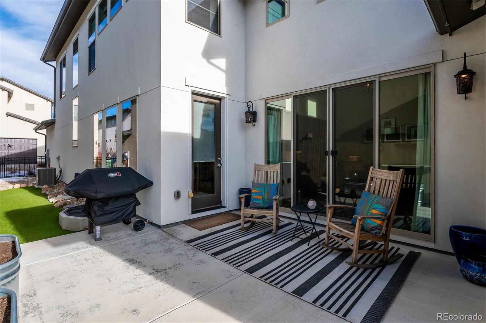 15523 W La Salle Place