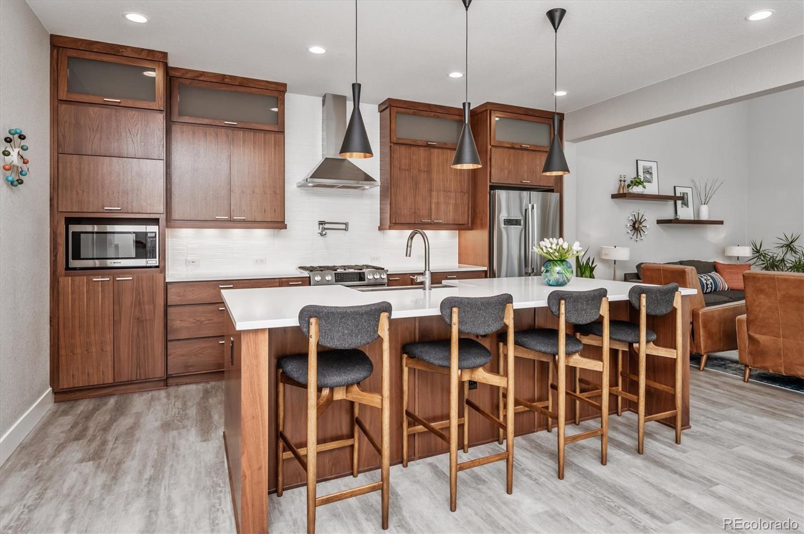 15523 W La Salle Place