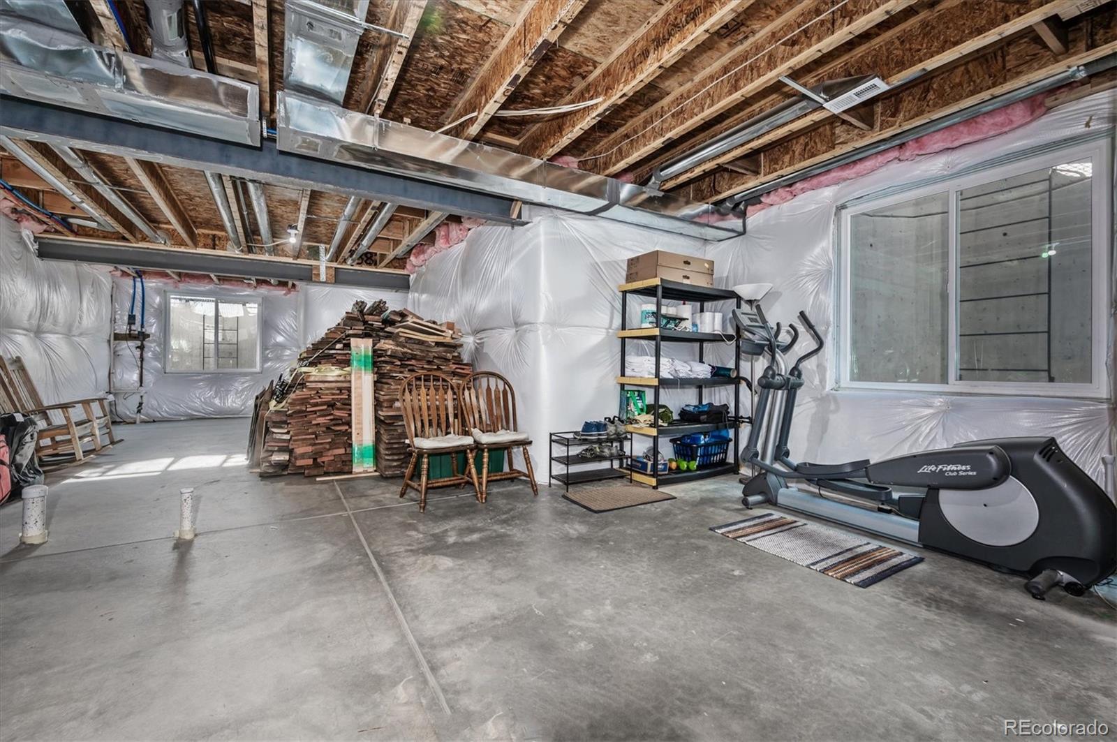 15523 W La Salle Place