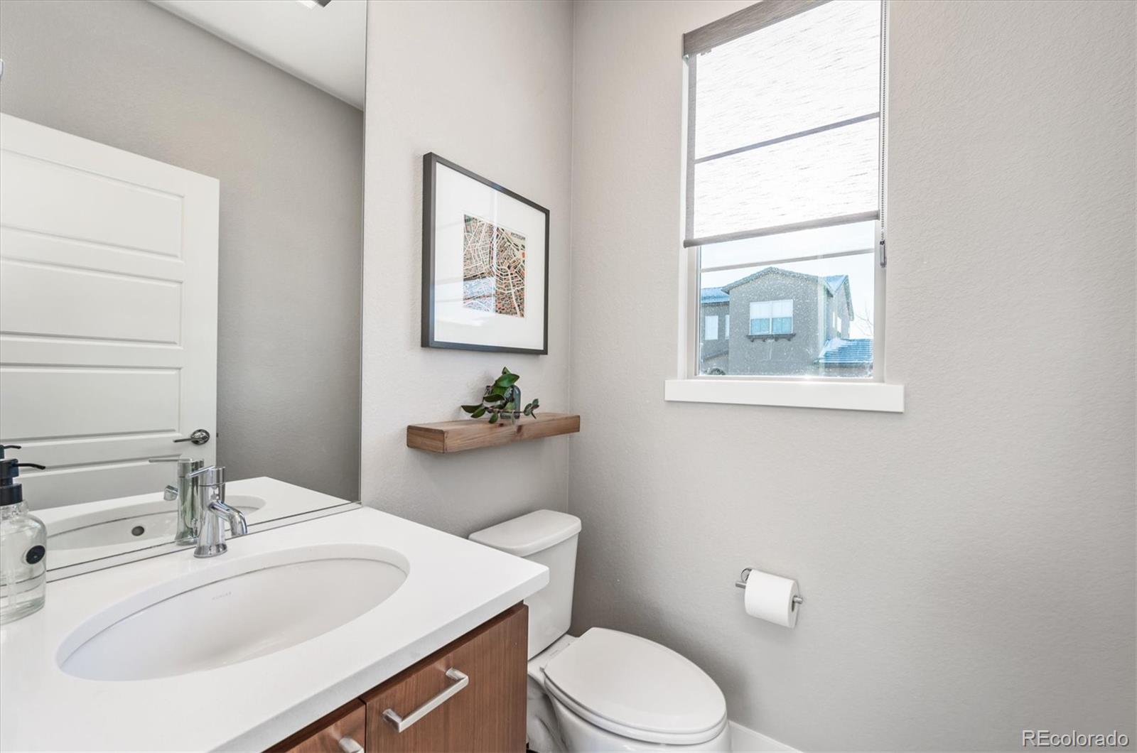 15523 W La Salle Place