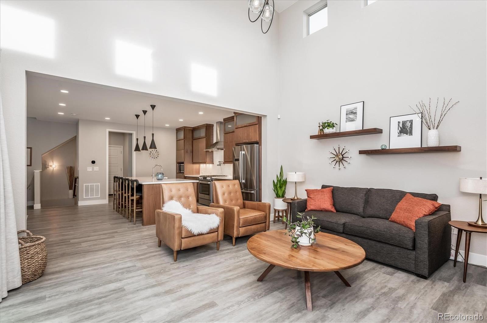 15523 W La Salle Place