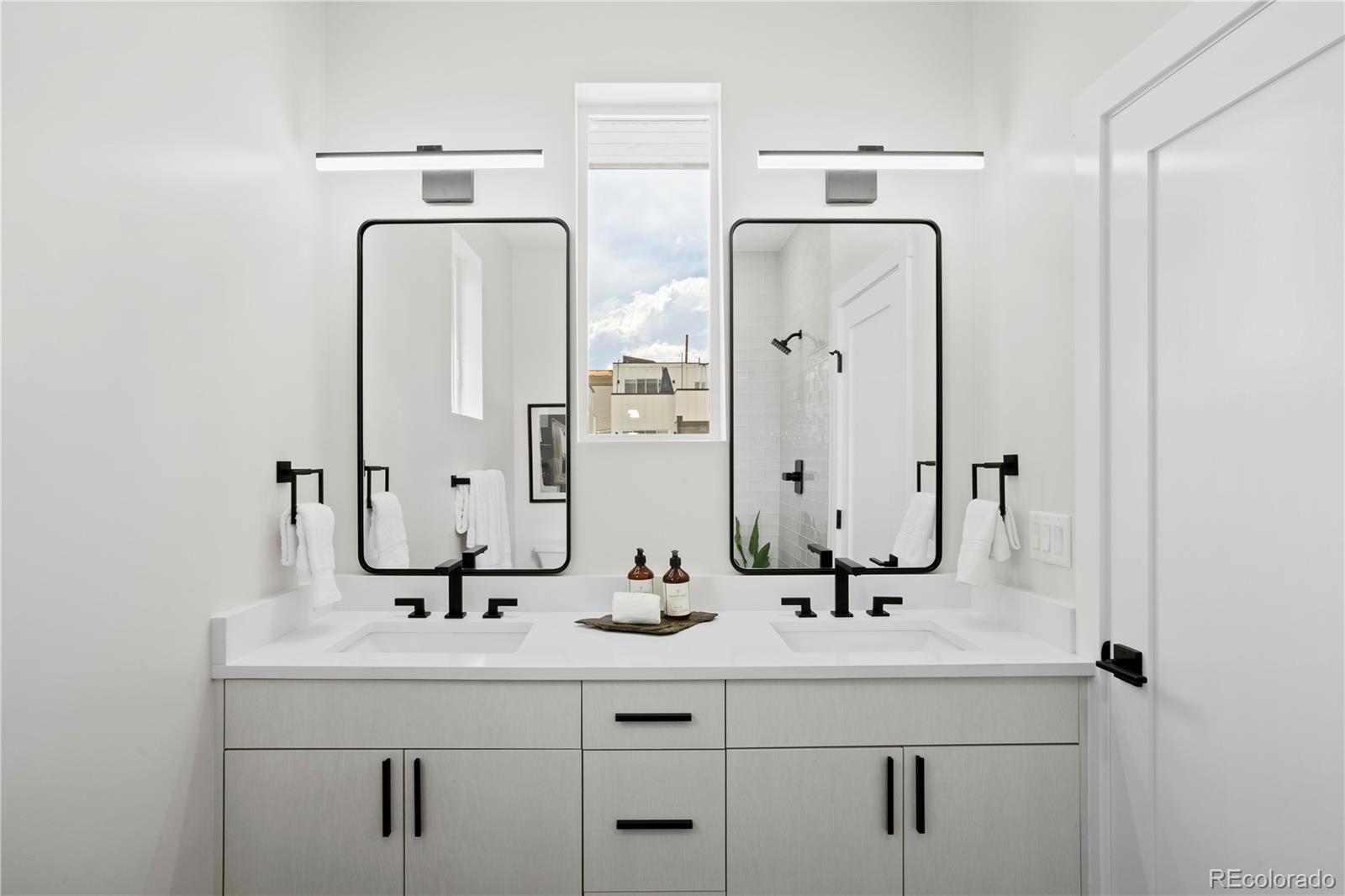 1296 N Newton Street Unit: 1