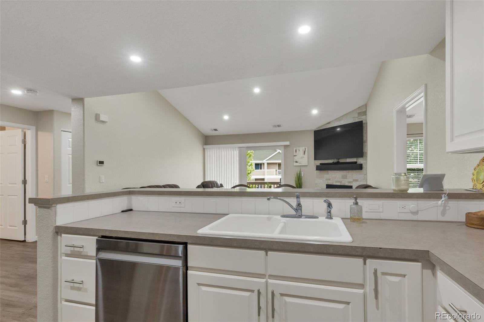 3420 Boulder