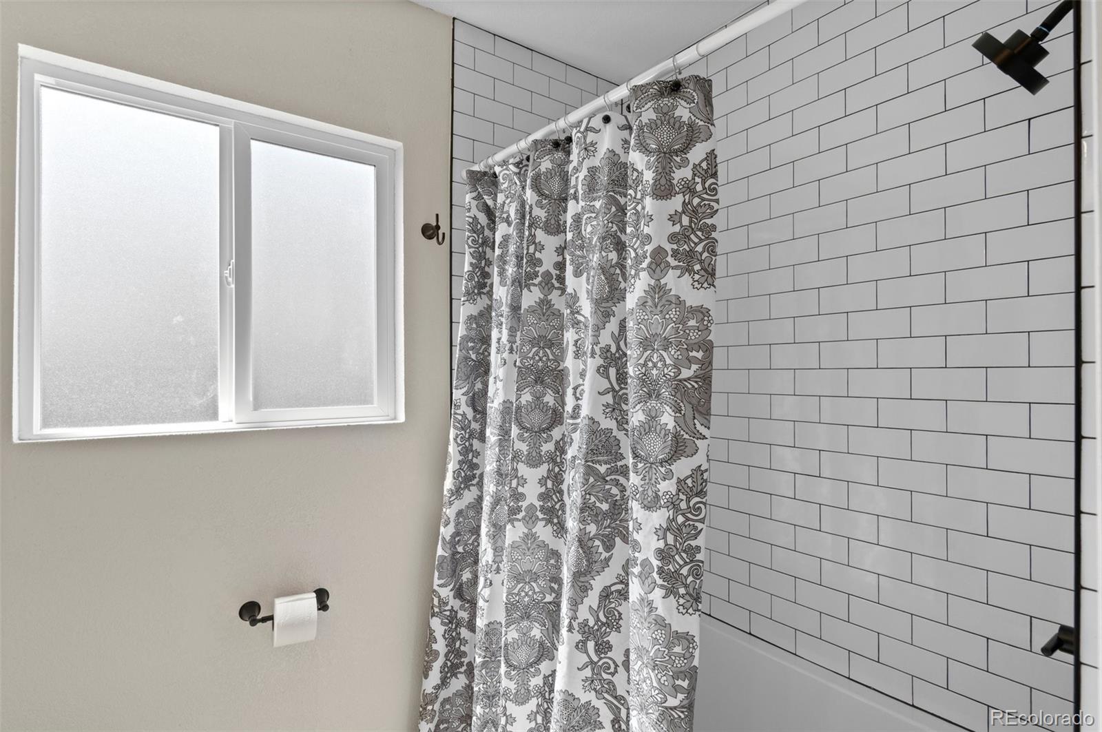 128 S Lowell Boulevard