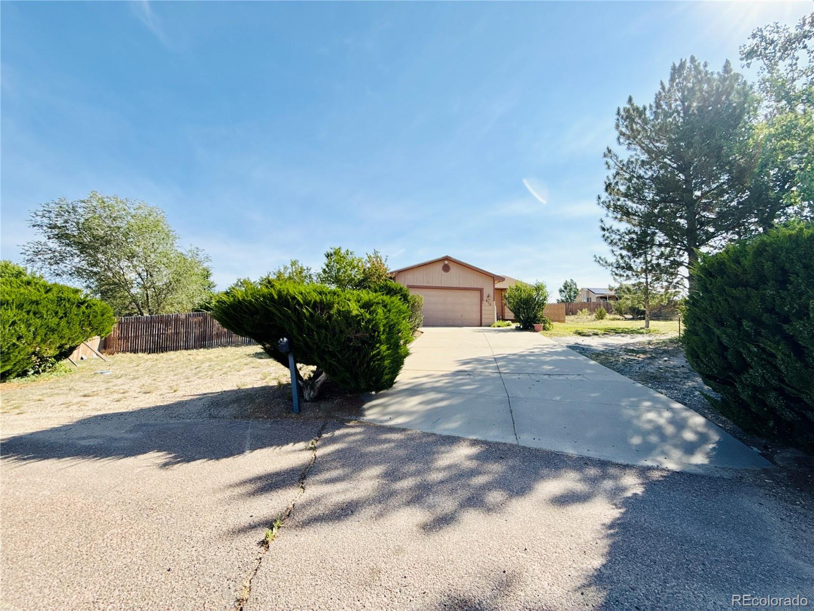 910 S Elgin Court