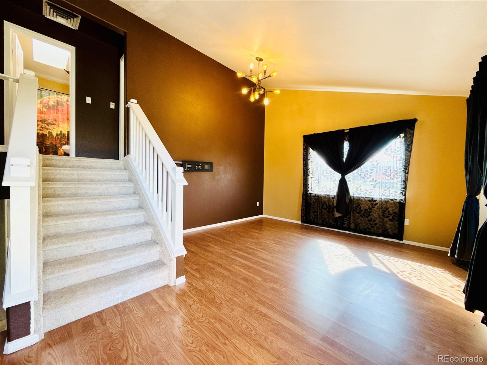 910 S Elgin Court