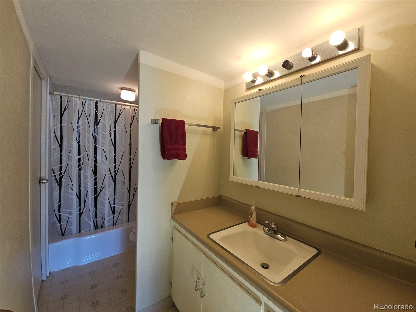 4801 E 9th Avenue Unit: 609S