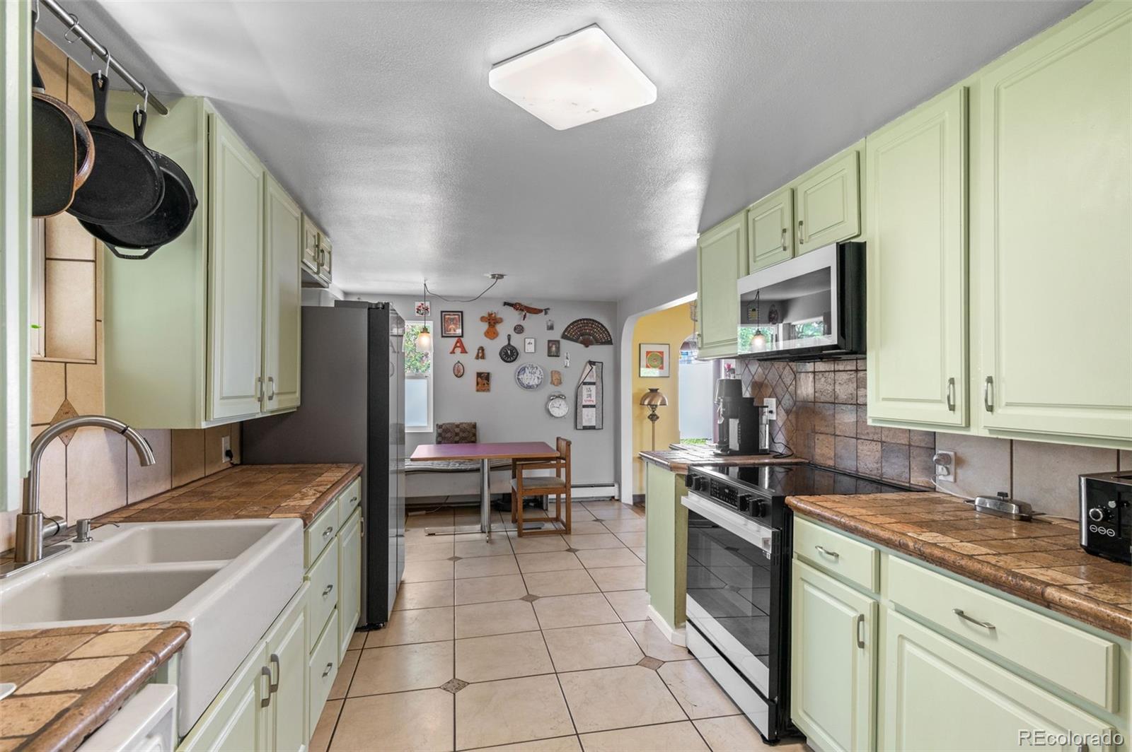 6303 W Exposition Avenue