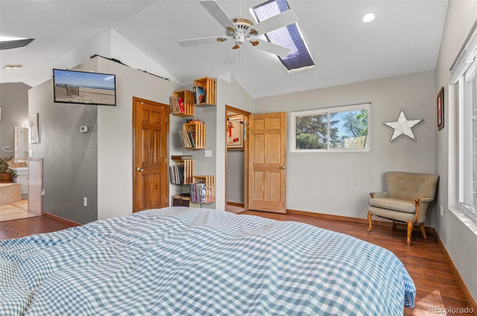 6303 W Exposition Avenue