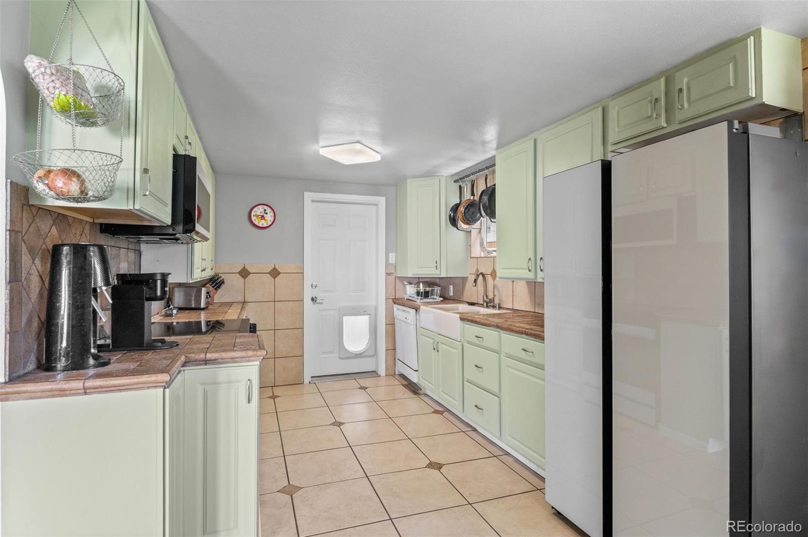 6303 W Exposition Avenue