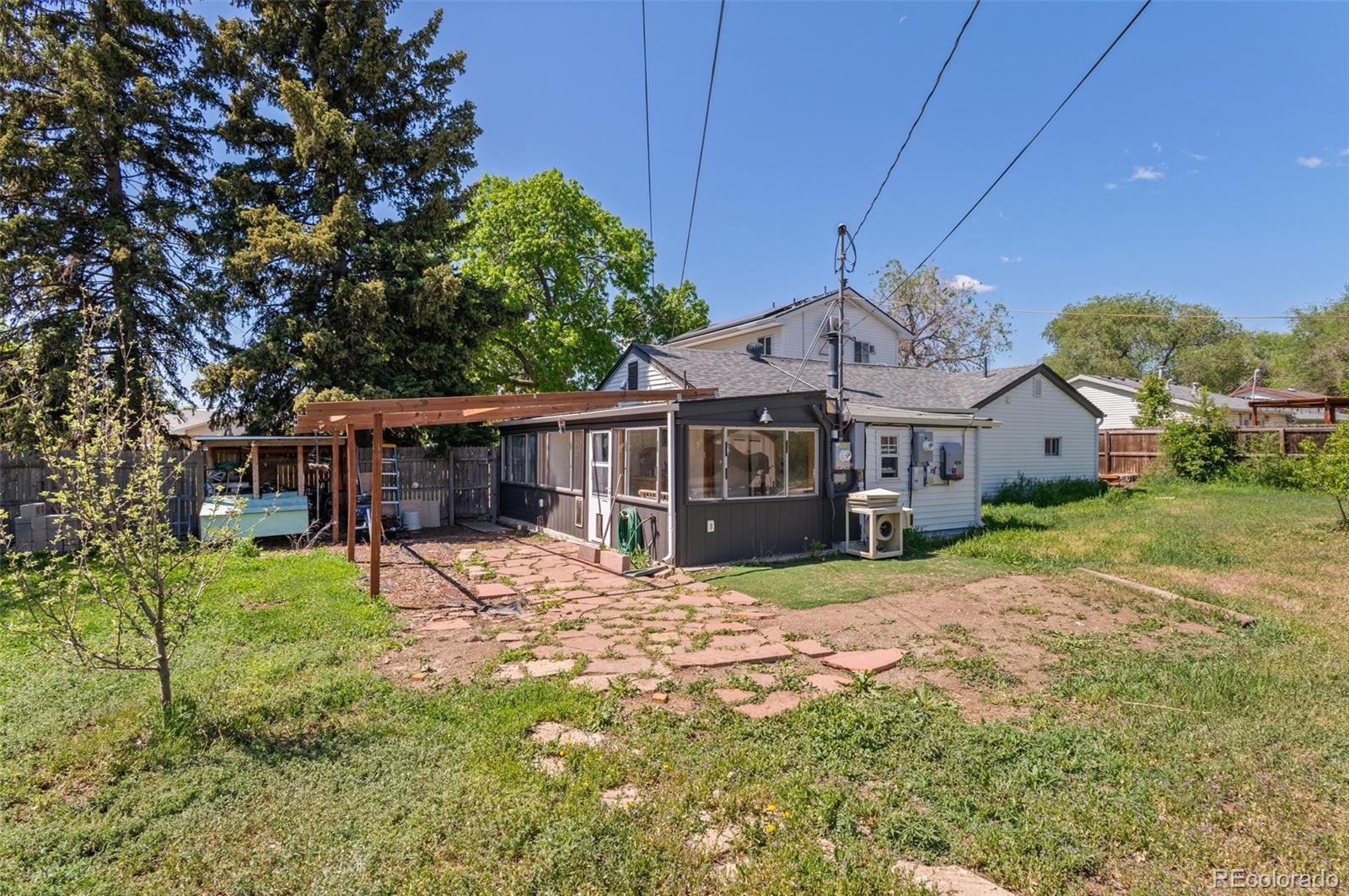 6303 W Exposition Avenue