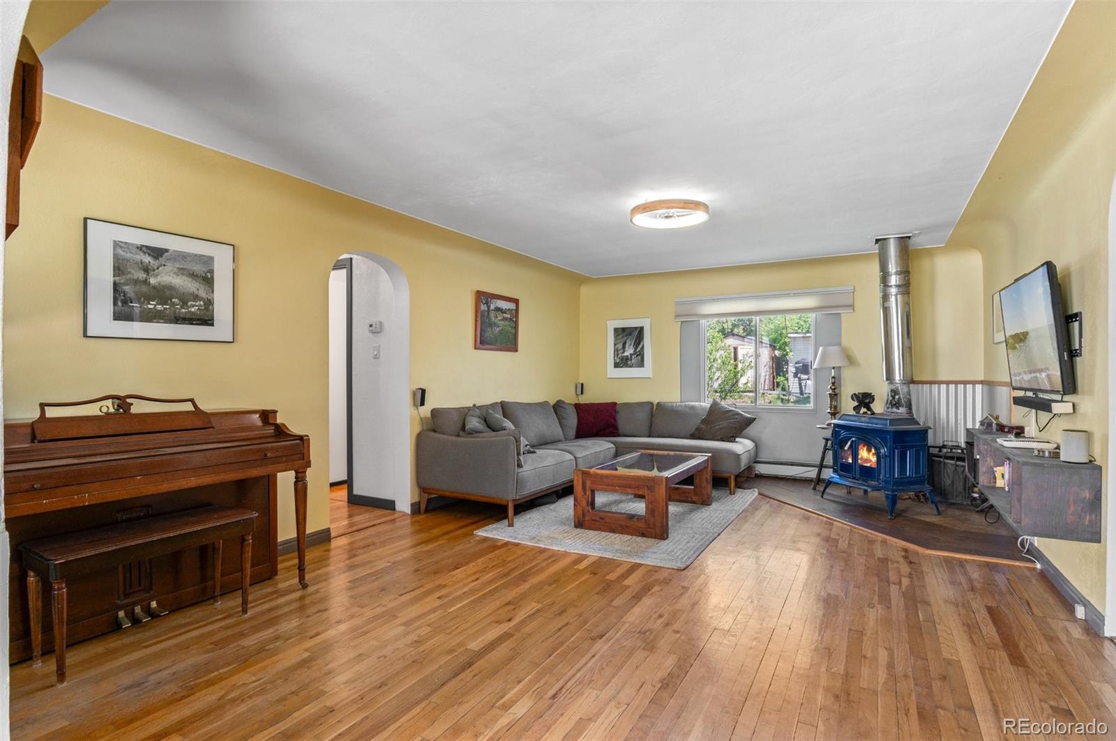 6303 W Exposition Avenue