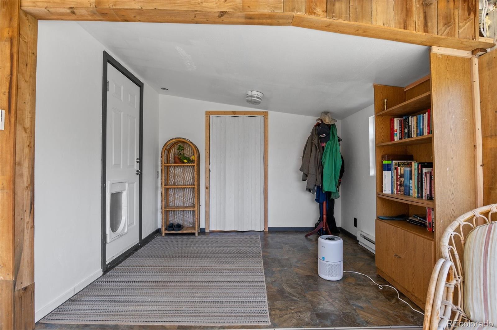 6303 W Exposition Avenue