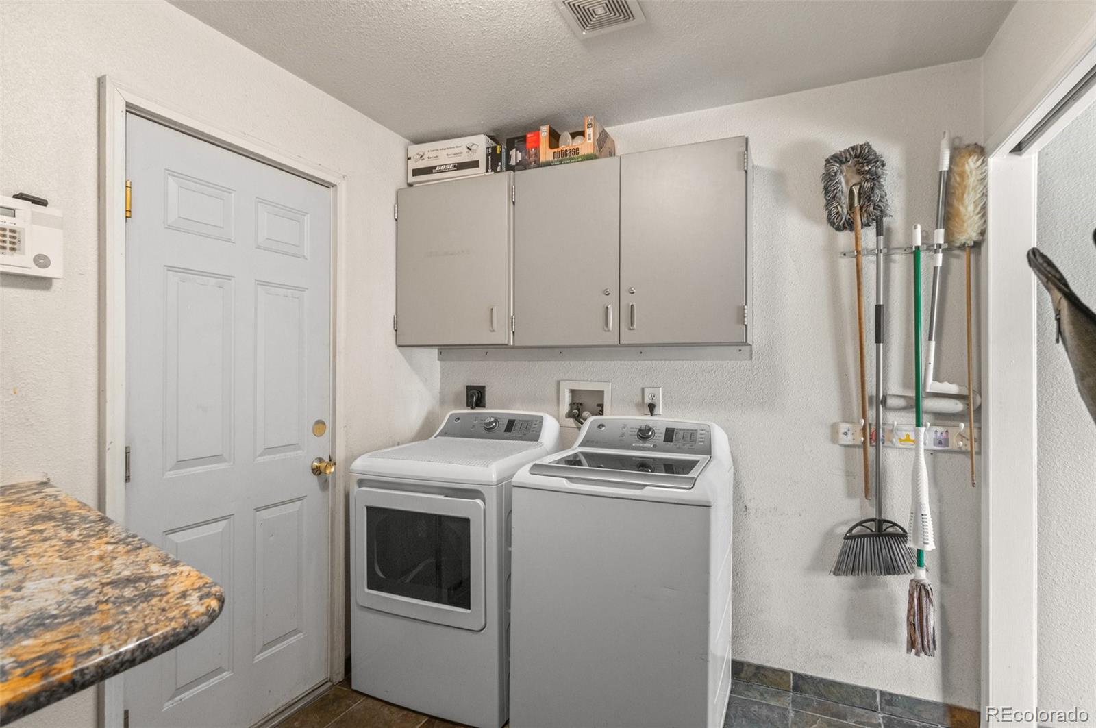 6303 W Exposition Avenue