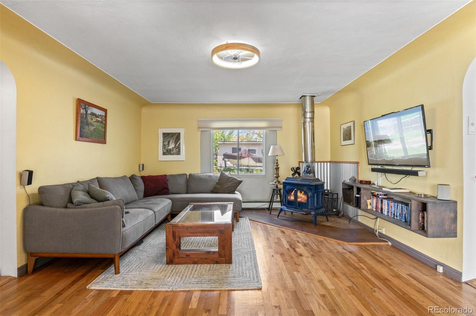 6303 W Exposition Avenue