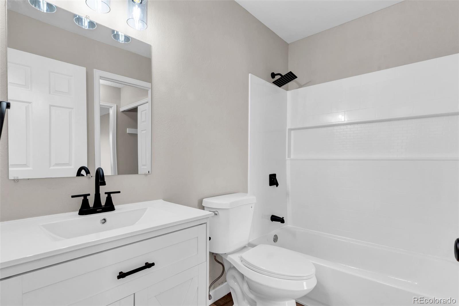 3718 S Espana Way Unit: 5