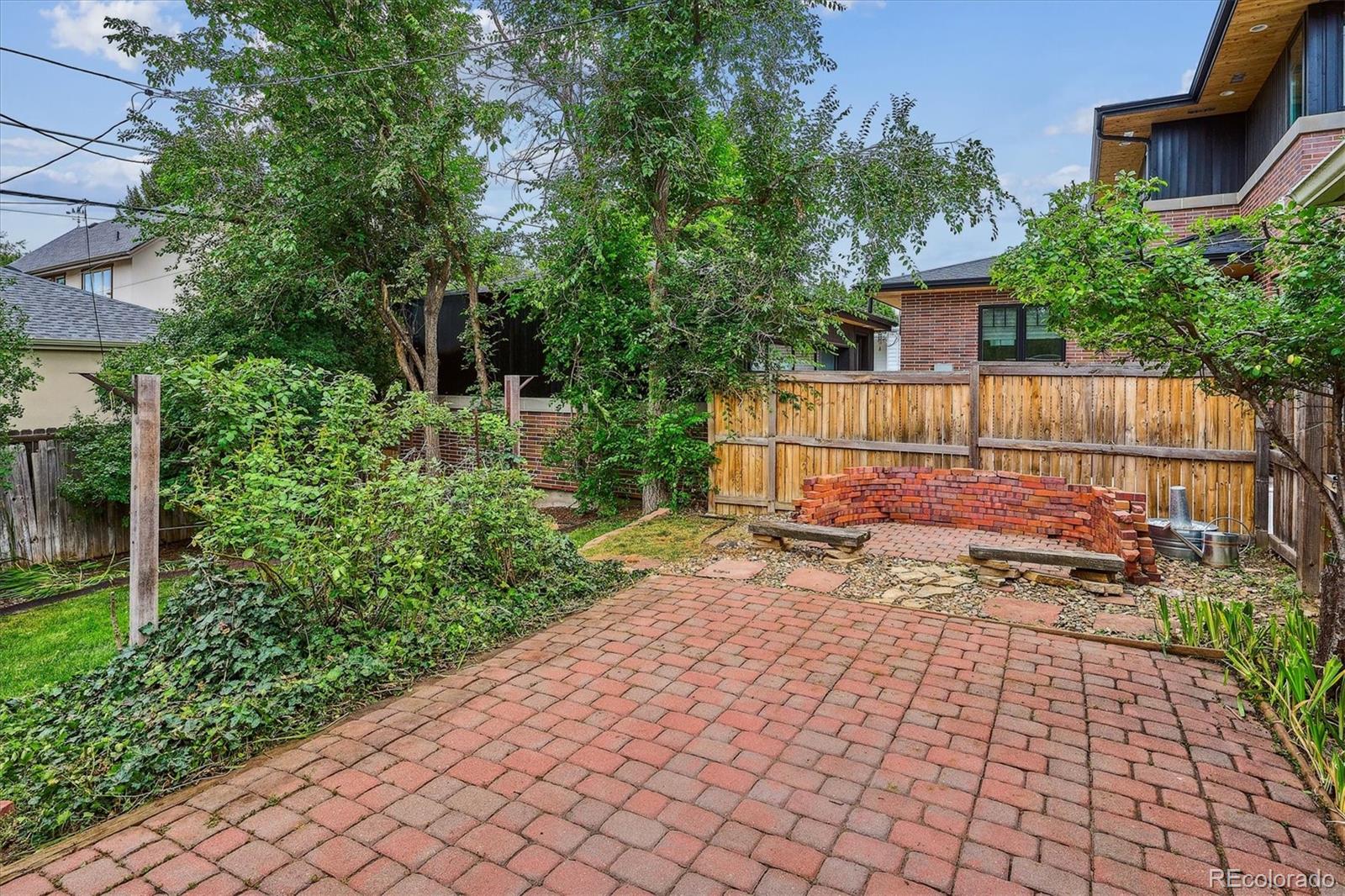 938 Krameria Street