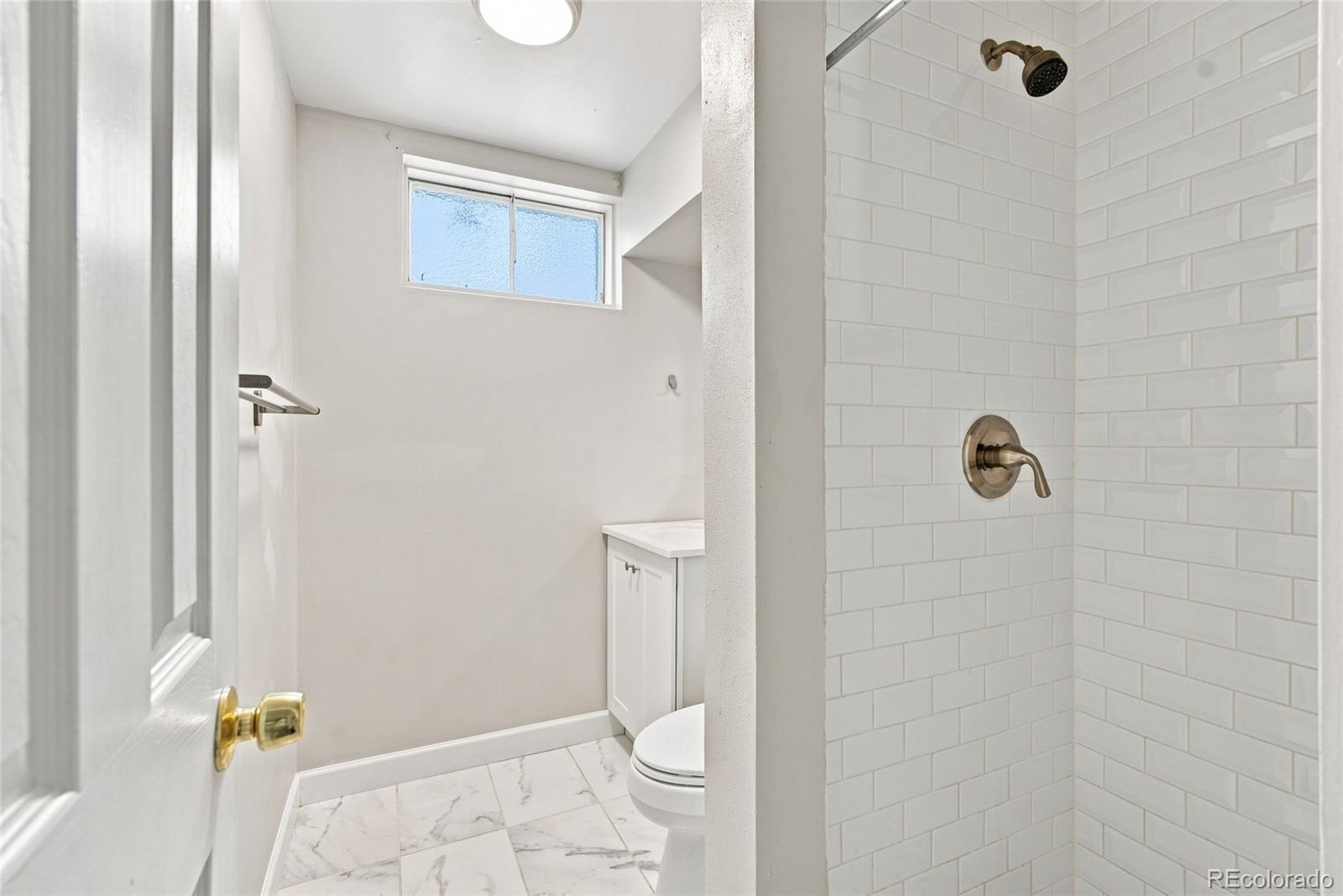 1476 E 111th Place