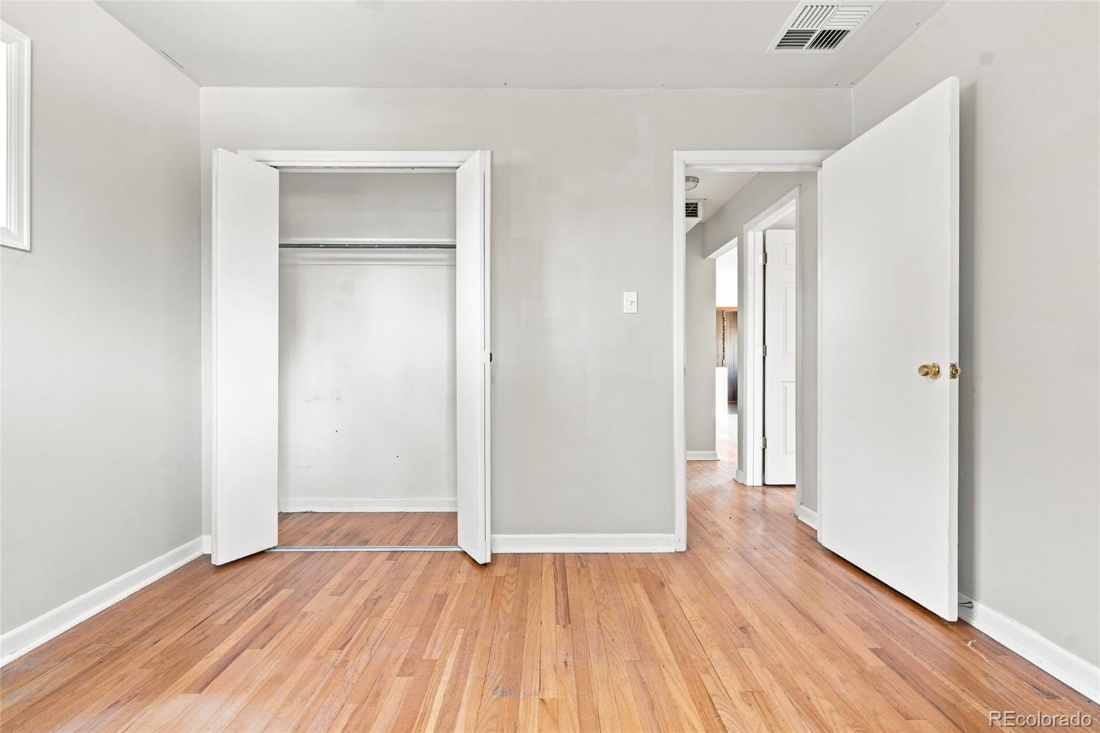 1476 E 111th Place