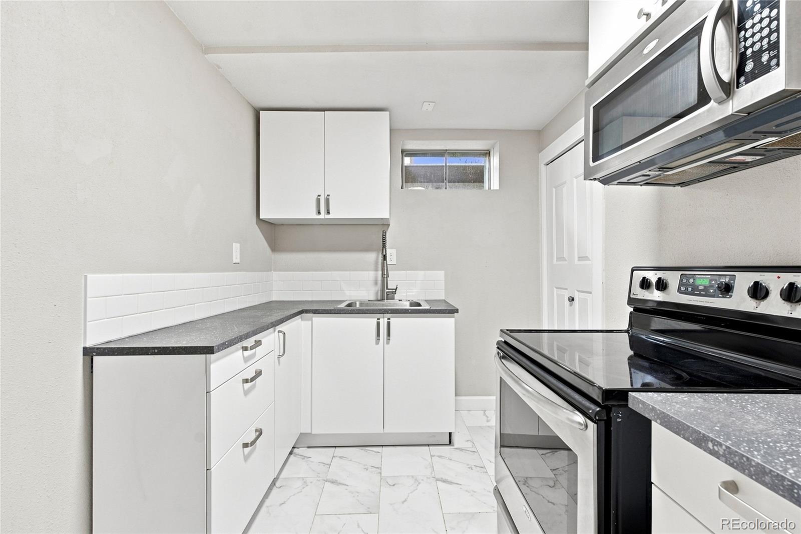 1476 E 111th Place