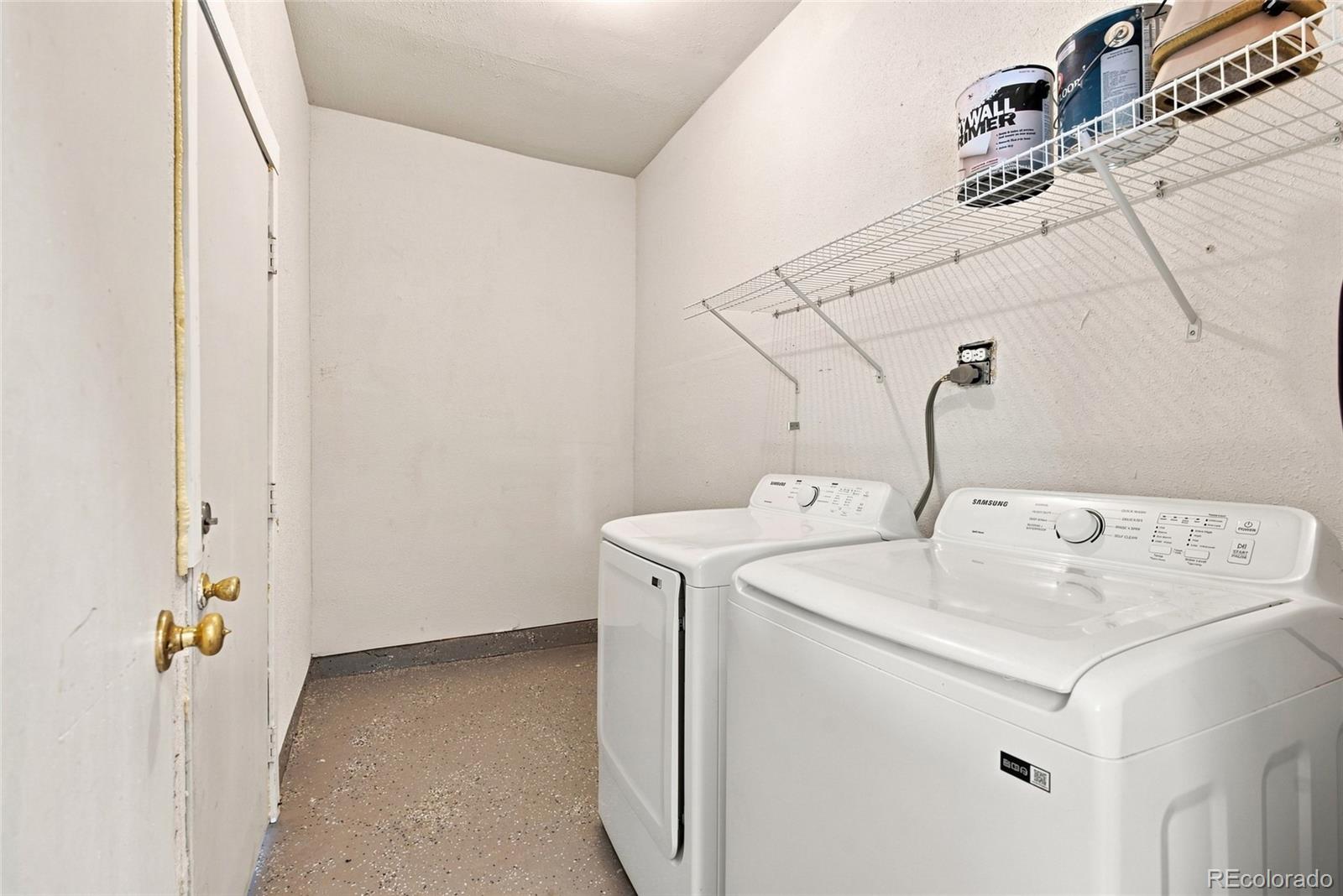1476 E 111th Place