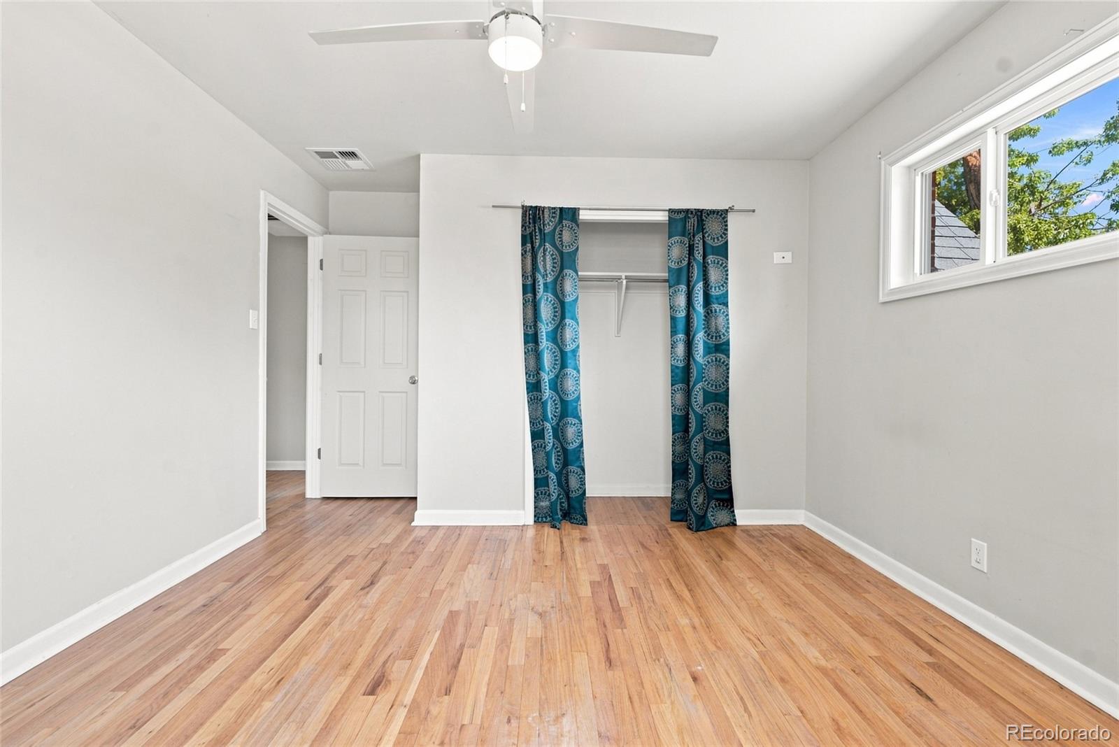 1476 E 111th Place